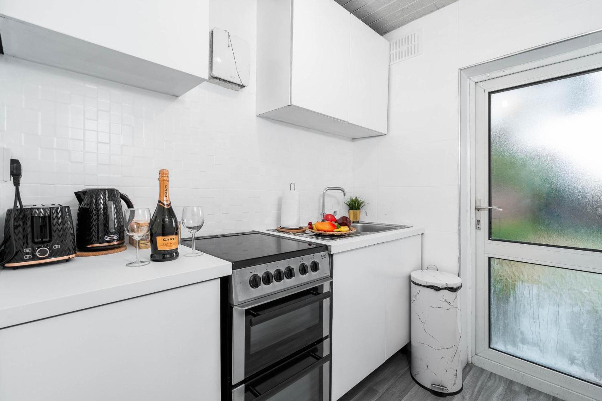 4 Bedroom House - Accommodates 7 - Garden - Parking - Netflix - Wifi - 559T Birmingam Exterior foto